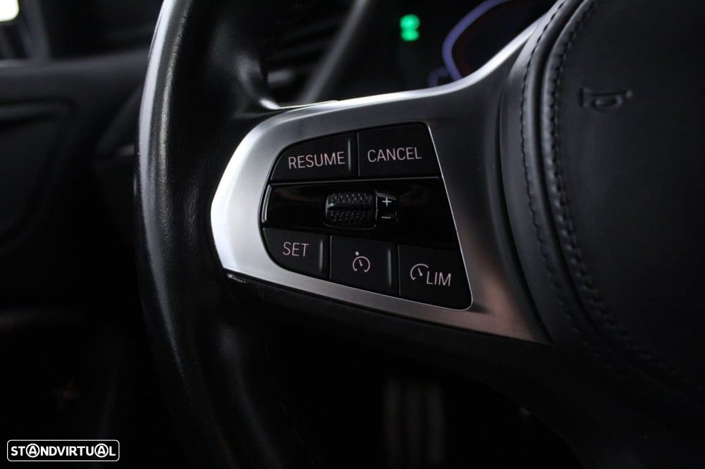 BMW 116 d Pack Desportivo M Auto - 22