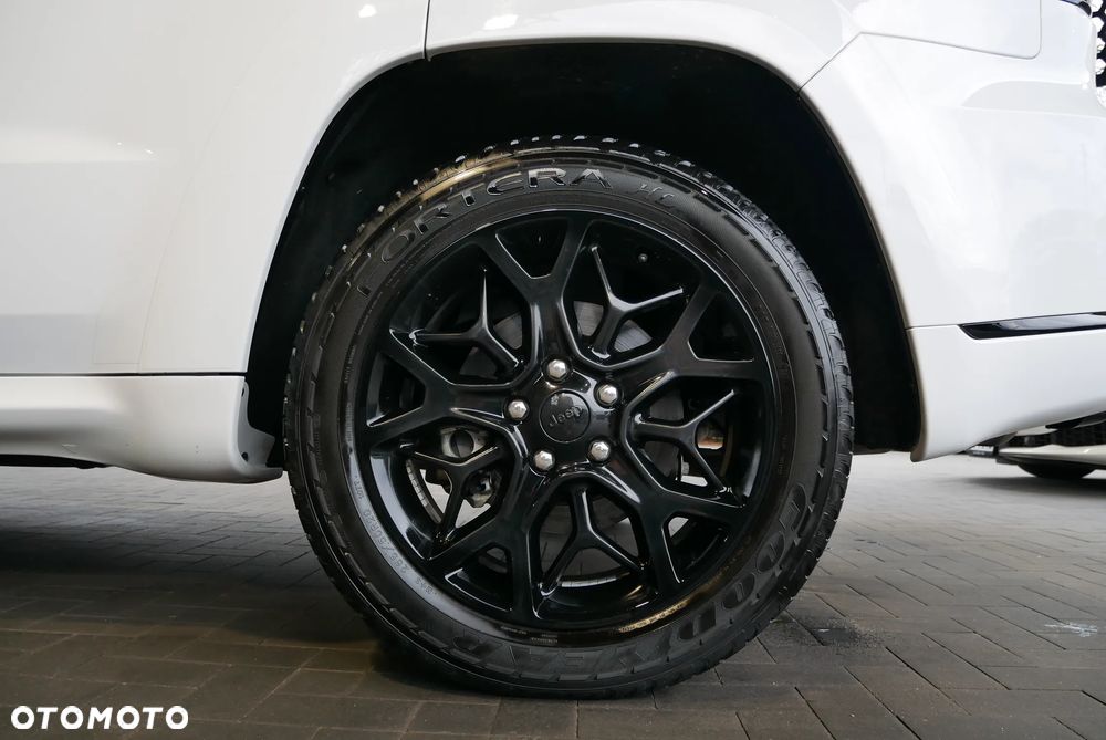 Jeep Grand Cherokee - 33