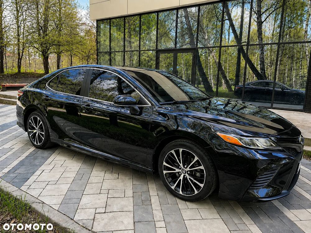 Toyota Camry - 2
