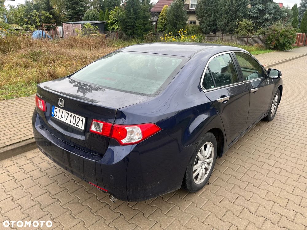 Honda Accord 2.0 Comfort - 11