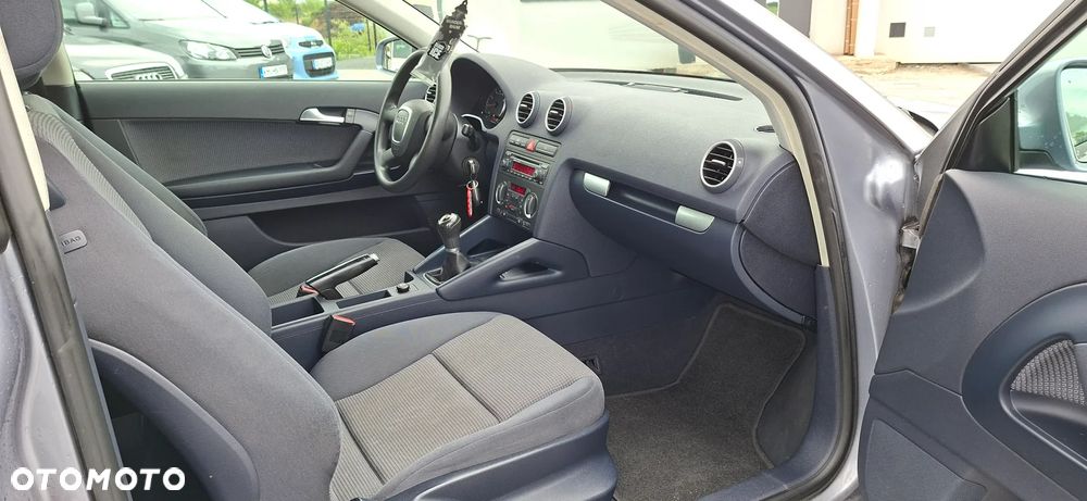 Audi A3 3-drzwiowe 1.6 Ambiente - 7