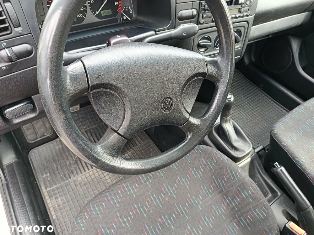 Volkswagen Golf 1.9 CL D - 8