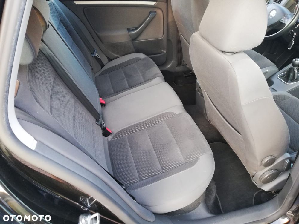 Volkswagen Golf 2.0 TDI DPF Trendline - 8