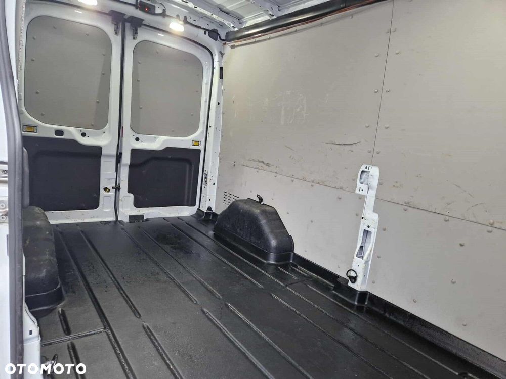 Ford transit Trend - 13