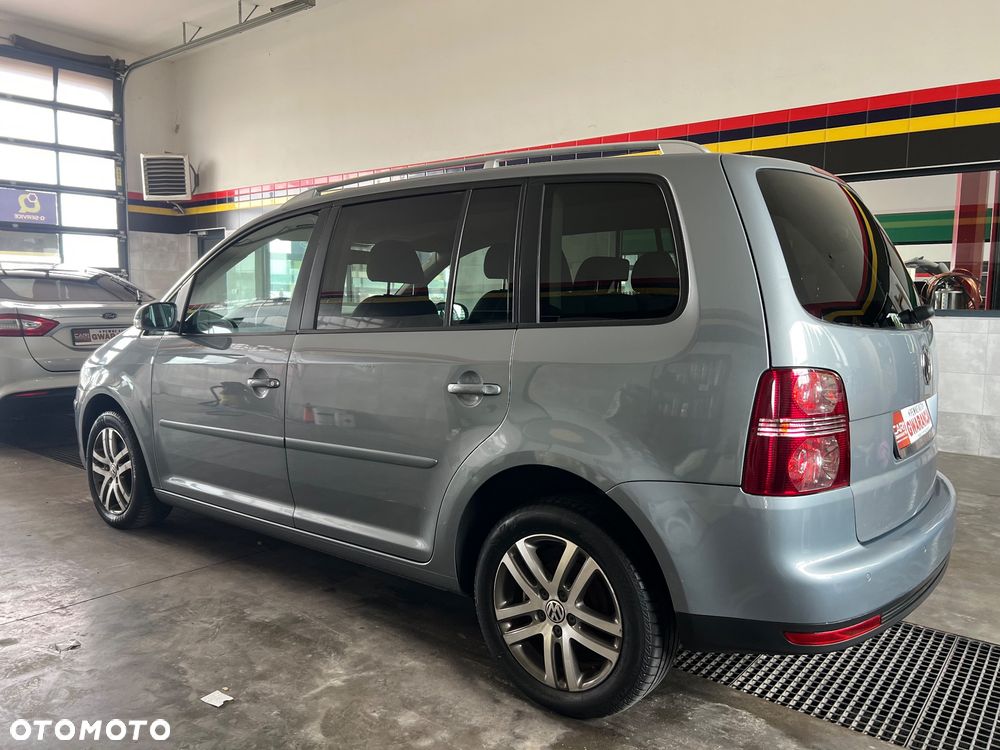 Volkswagen Touran 2.0 TDI DPF BlueMotion Technology Comfortline - 8