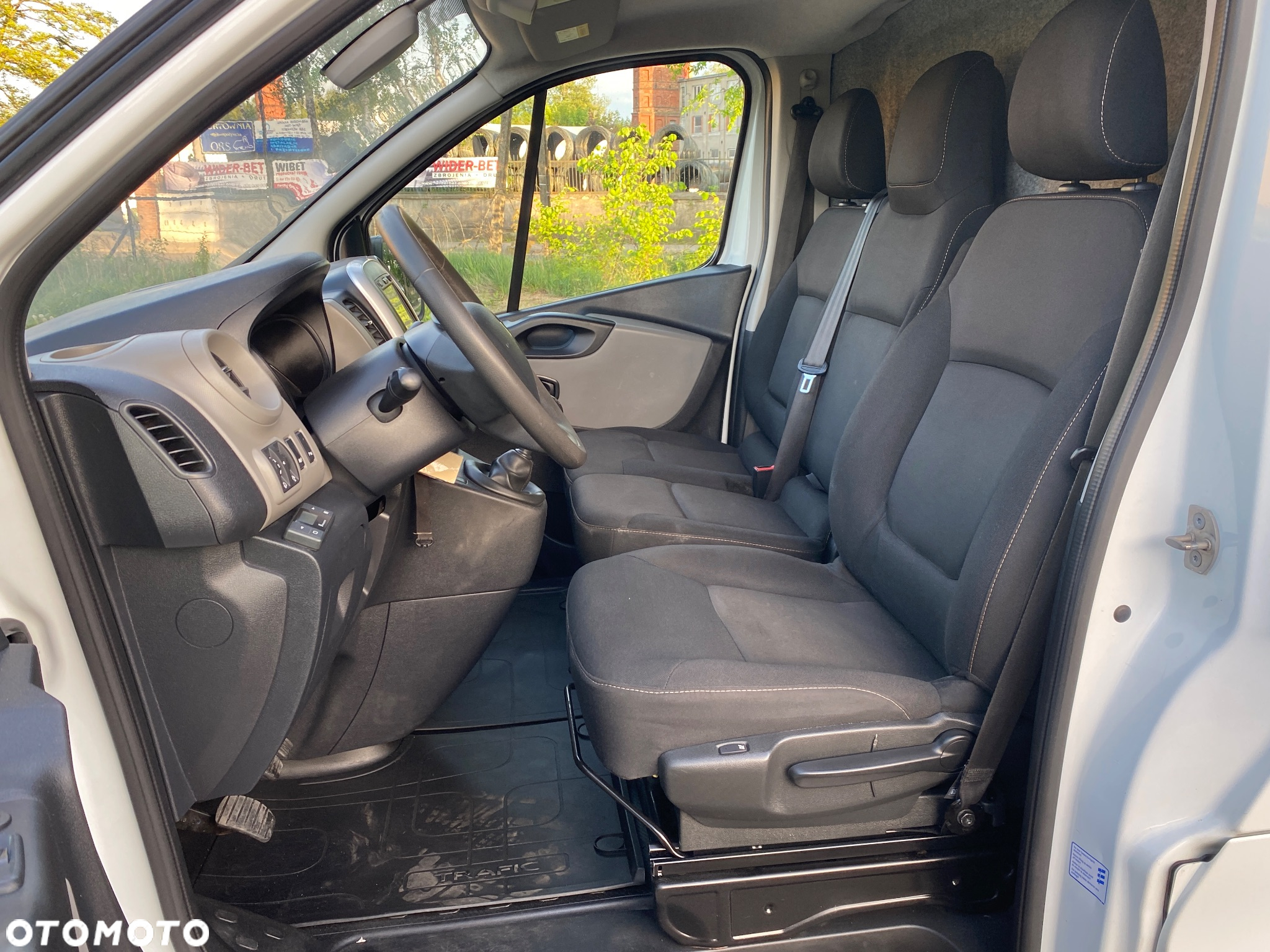 Renault TRAFIC - 13