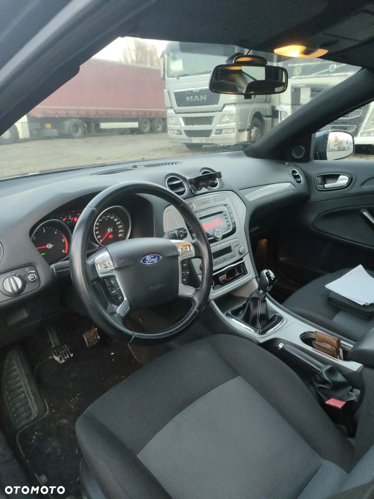 Ford Mondeo 1.8 TDCi Trend - 10