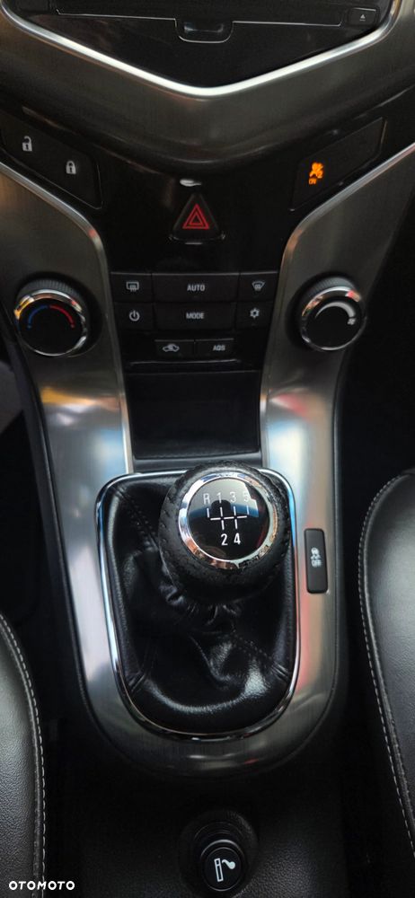 Chevrolet Cruze 1.4 T LTZ - 30