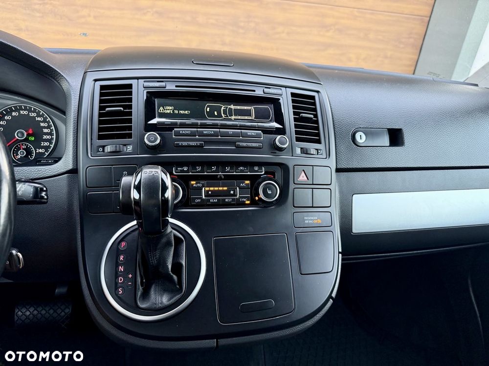 Volkswagen Multivan - 24