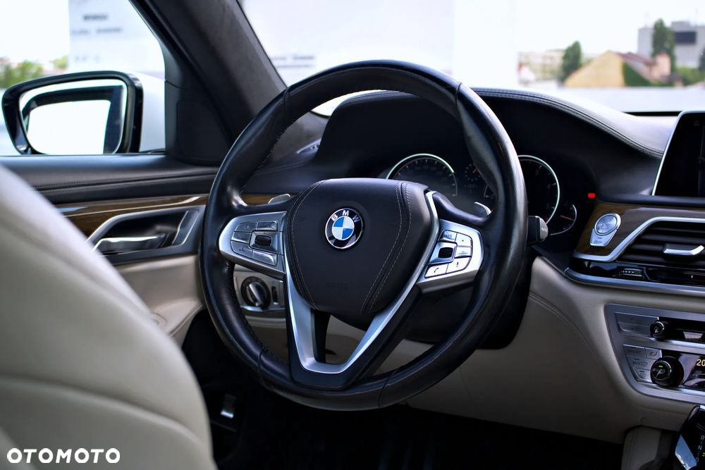 BMW Seria 7 740d xDrive - 30
