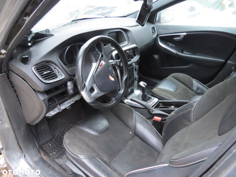 VOLVO V40 II 2.0 D2 D4204T8 LAKIER 714-16 NA CZĘŚCI - 11
