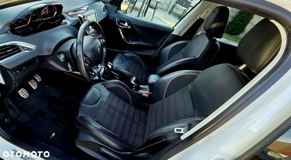 Peugeot 2008 - 8