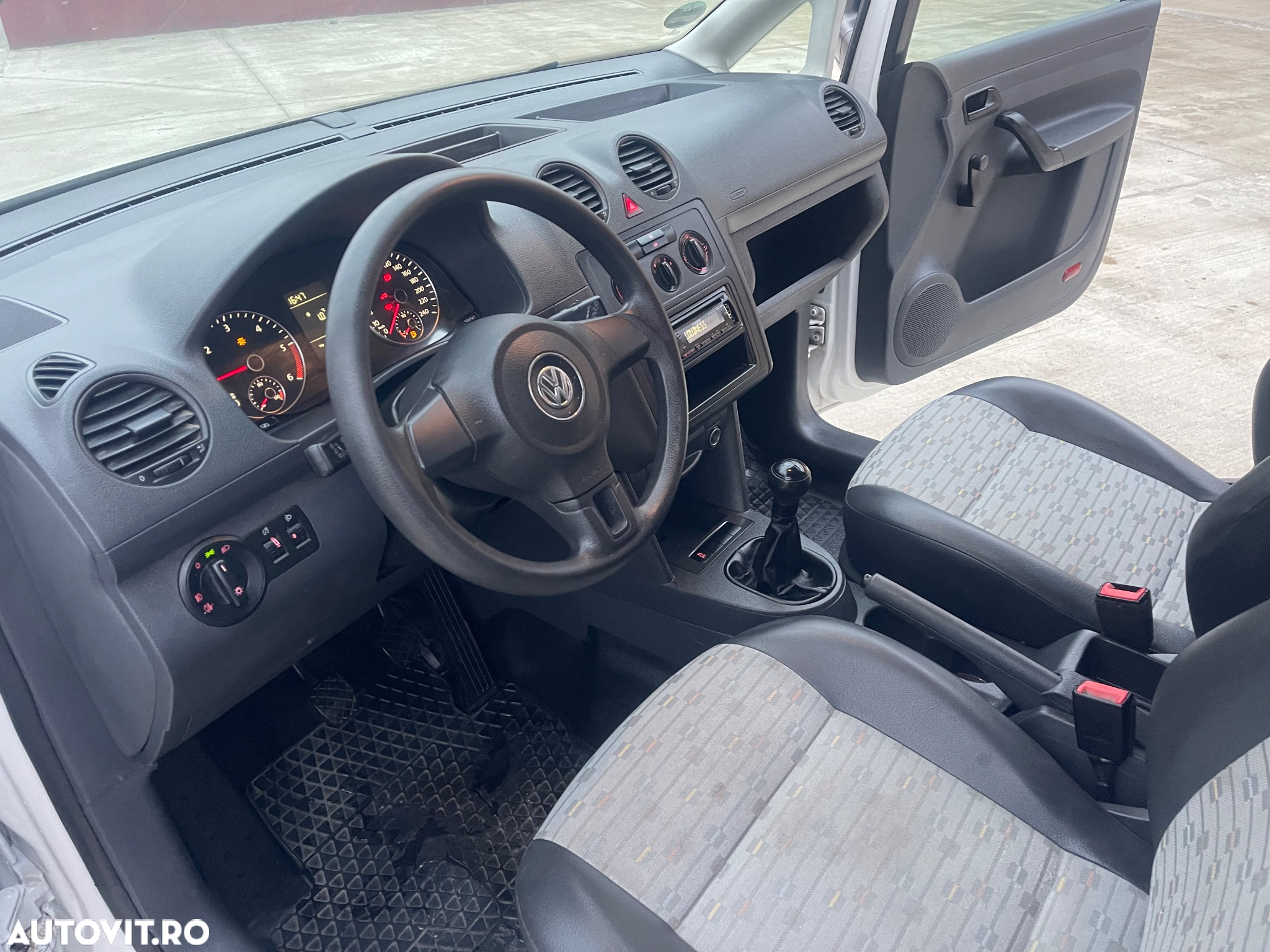 Volkswagen Caddy 1.6 TDI - 6