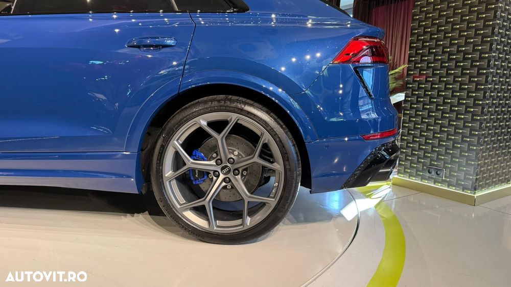 Audi RS Q8 - 9