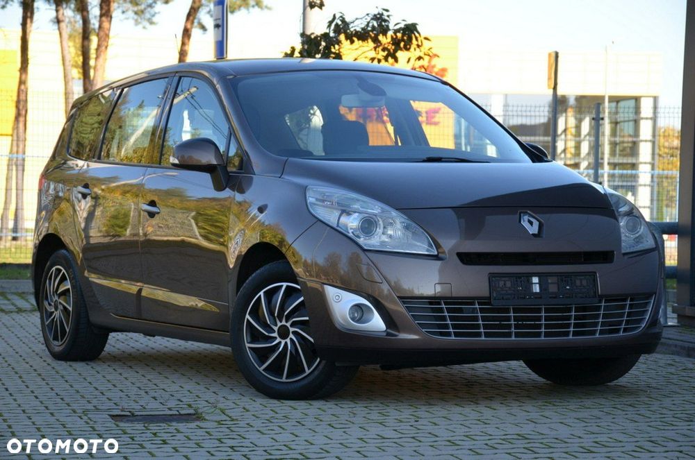 Renault Grand Scenic - 12
