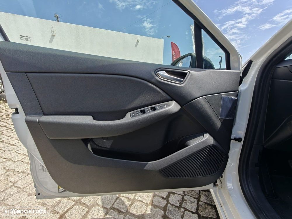 Renault Clio - 10