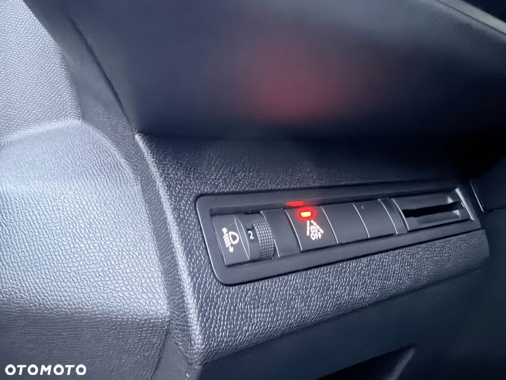 Peugeot 3008 1.5 BlueHDi Allure S&S EAT8 - 23