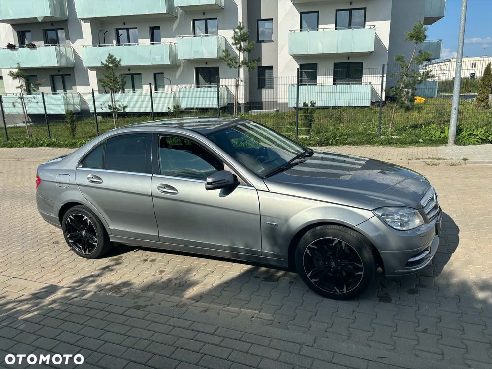 Mercedes-Benz Klasa C 220 CDI BlueEff Edition Avantgarde - 5