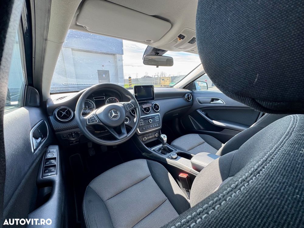 Mercedes-Benz GLA 200 - 13