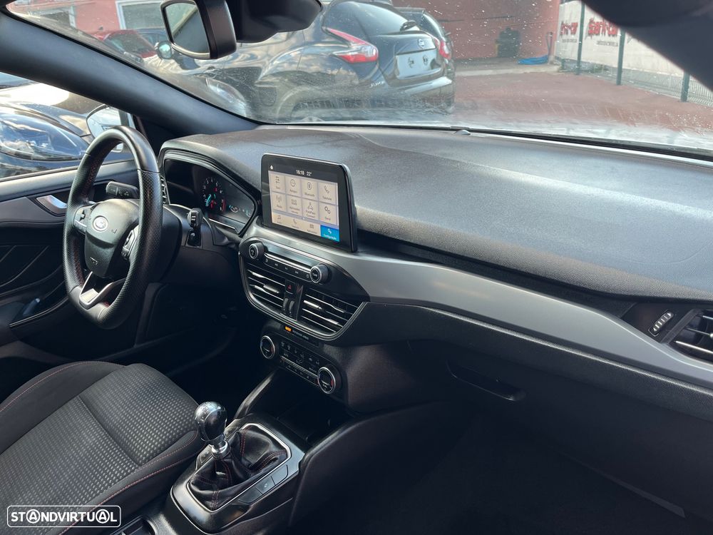Ford Focus 1.0 EcoBoost ST-Line - 10