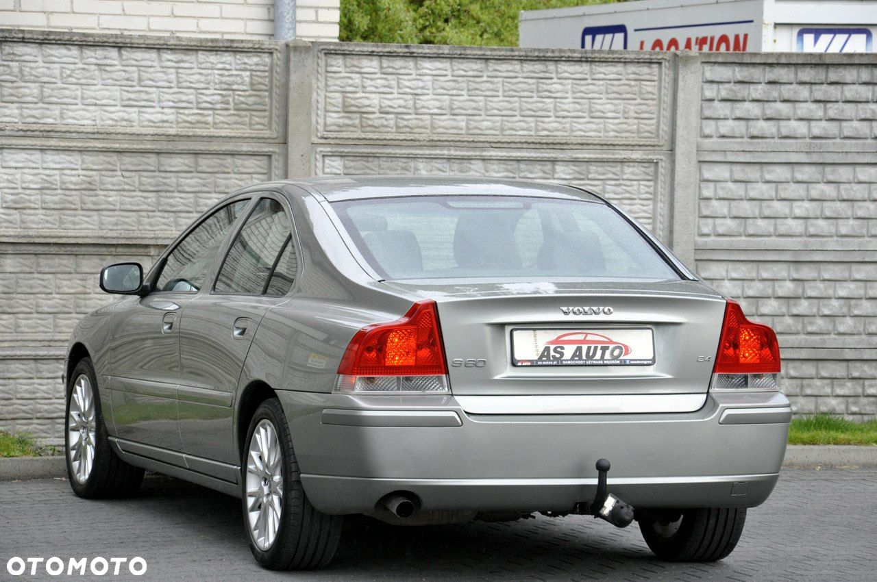 Volvo S60 2.4 Momentum - 4