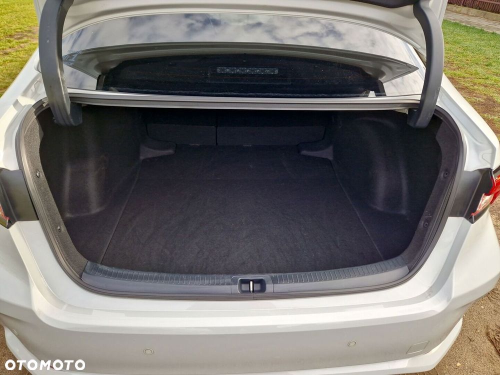 Toyota Corolla 1.8 Hybrid GR Sport Dynamic - 23