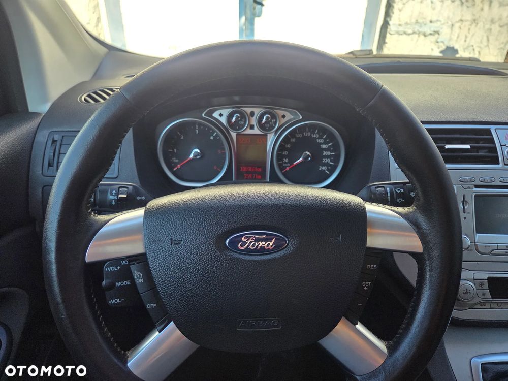 Ford Kuga 2.0 TDCi 4x4 Titanium - 11