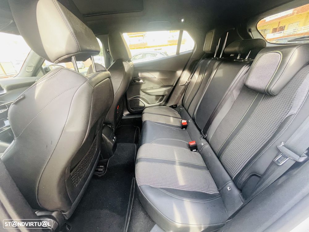 Peugeot e-2008 50 kWh GT Line - 7