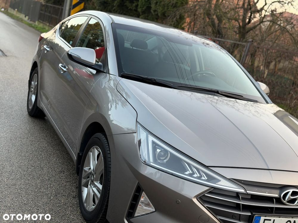 Hyundai Elantra 1.6 Comfort - 37