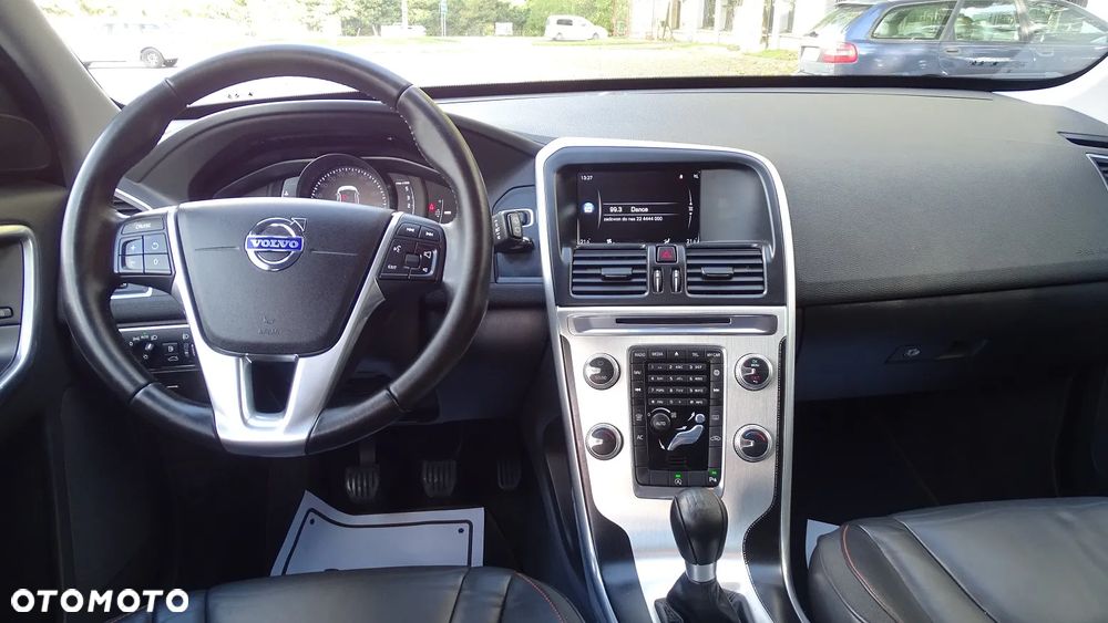Volvo XC 60 D3 Drive-E Ocean Race - 10