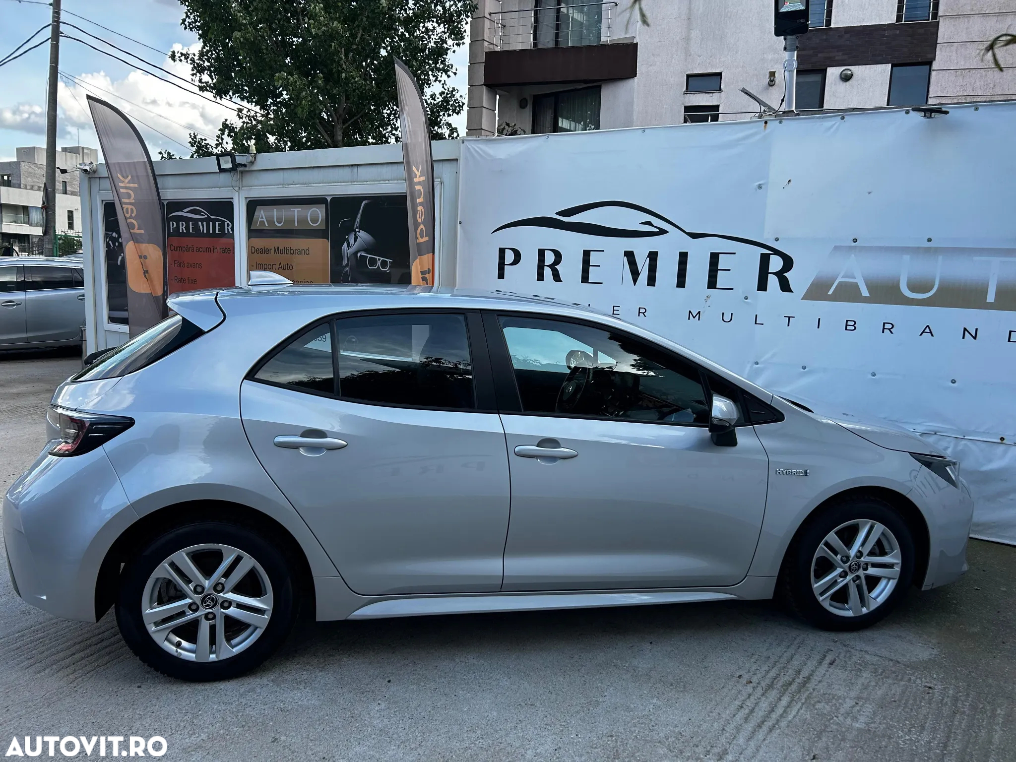 Toyota Corolla 1.8 HSD Business - 11