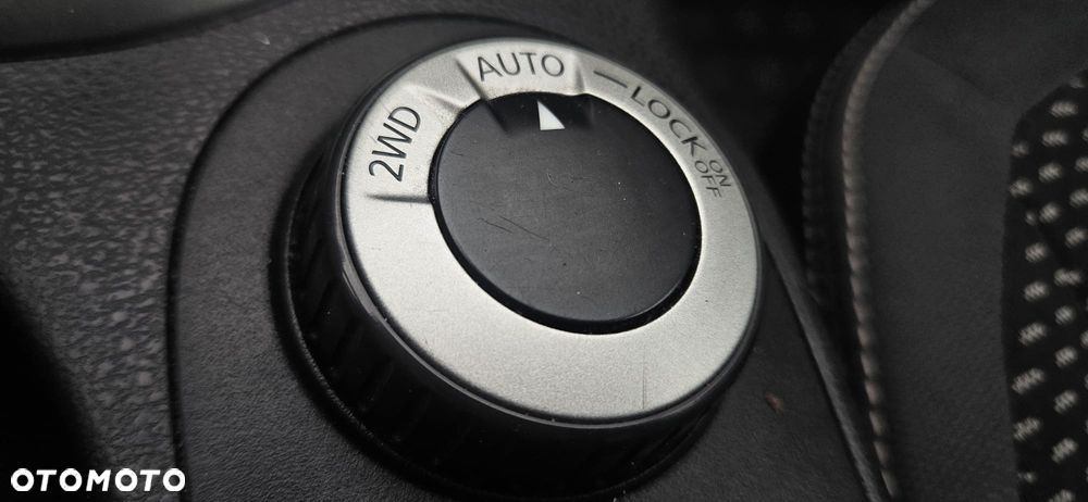 Nissan Qashqai 2.0 dCi 4 x 4 DPF tekna - 23