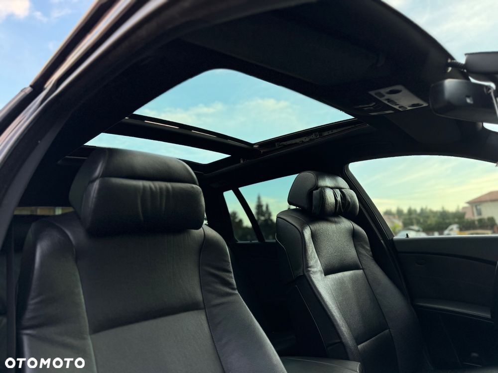 BMW Seria 5 530d Touring - 33