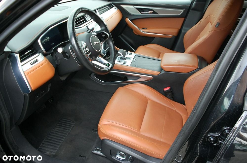 Jaguar F-Pace - 5