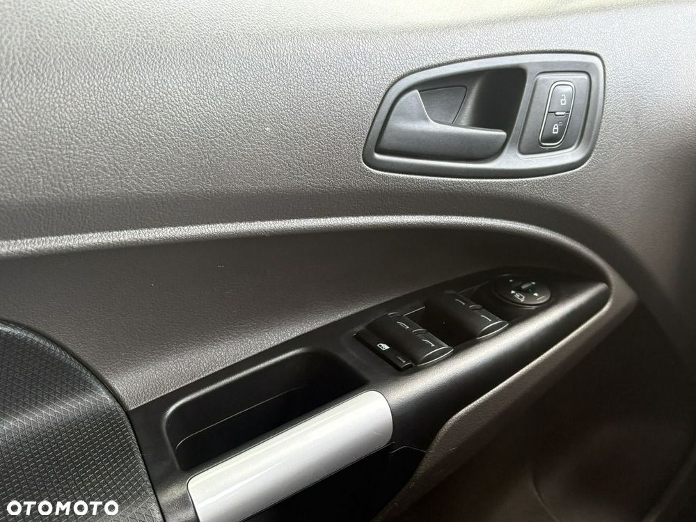 Ford Transit Connect - 19