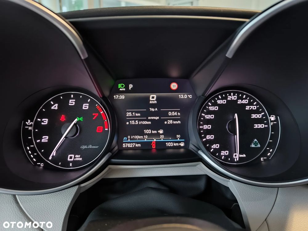 Alfa Romeo Giulia 2.9 Bi Turbo V6 Quadrifoglio - 29