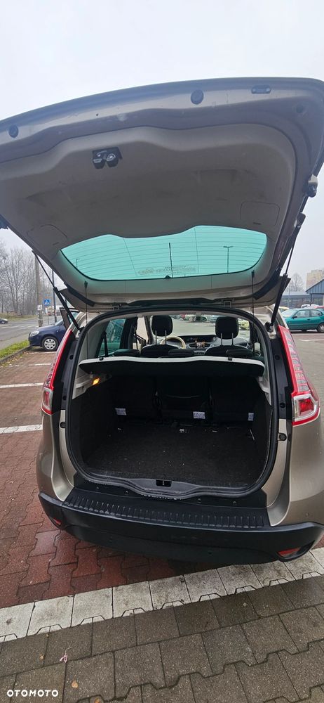 Renault Scenic 1.9 dCi Bose Edition - 9