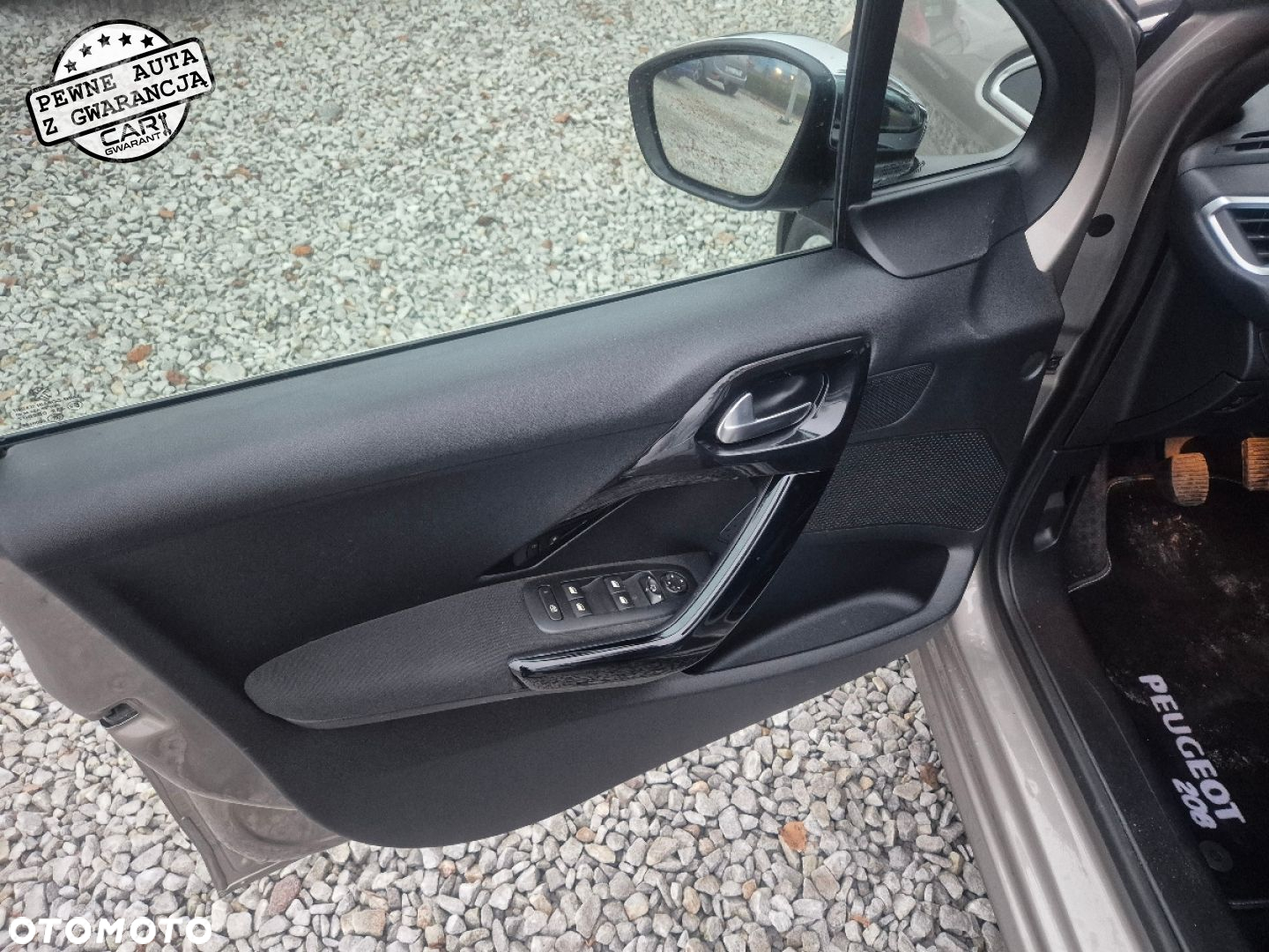 Peugeot 208 - 10