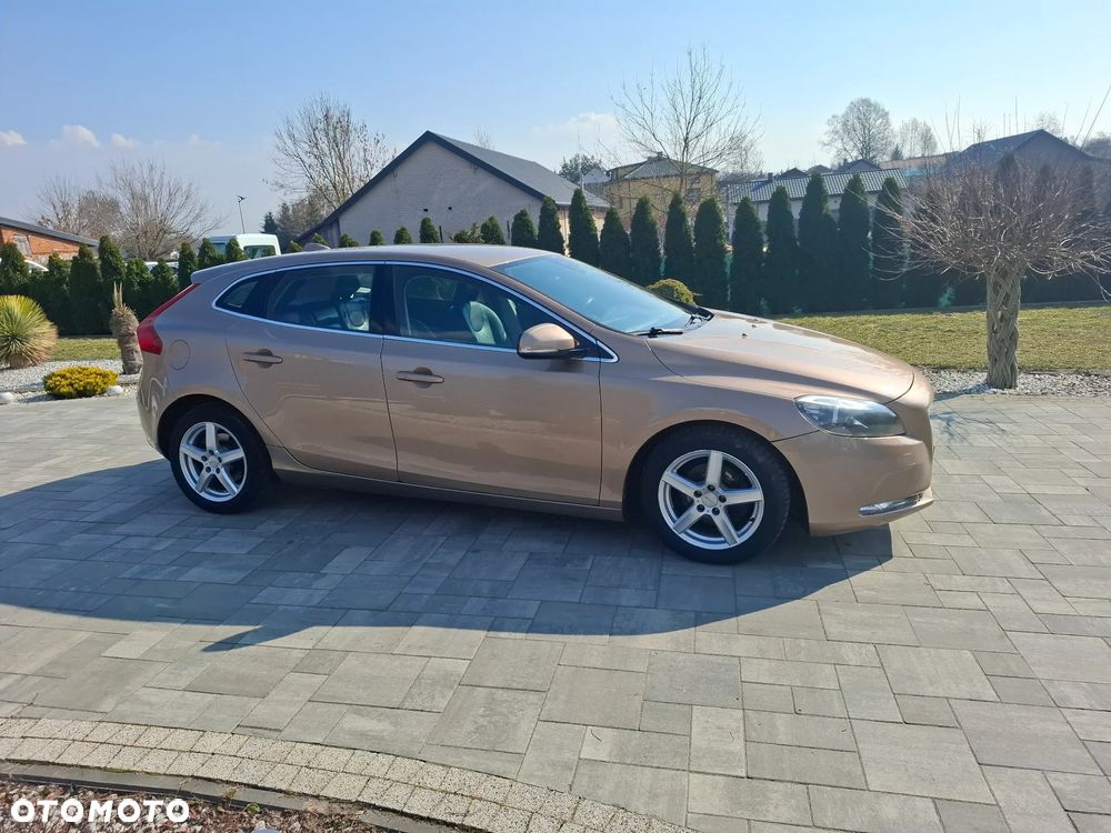 Volvo V40 D2 Kinetic - 13
