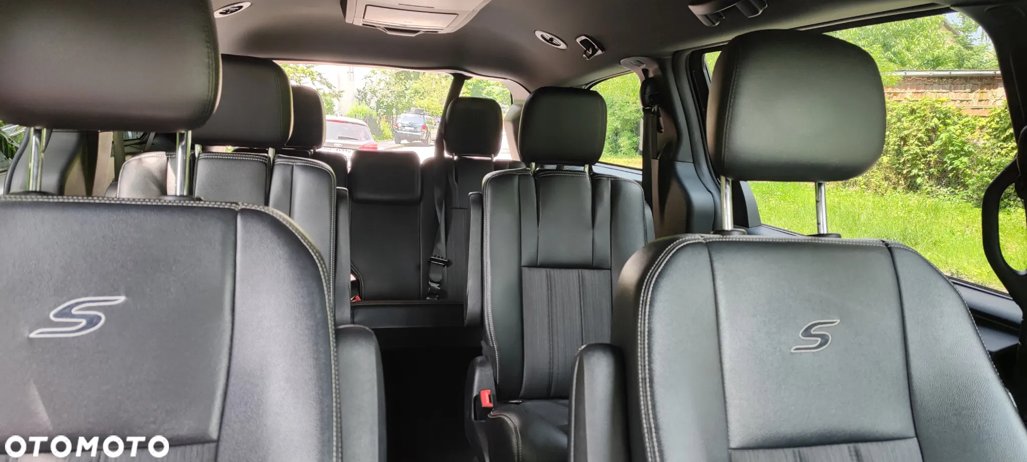 Chrysler Town & Country 3.6 Limited - 23