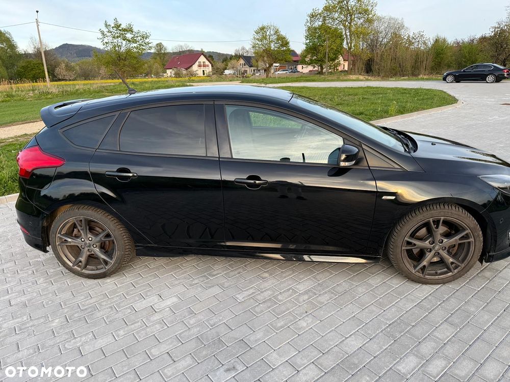 Ford Focus 1.5 EcoBoost ST-Line - 6