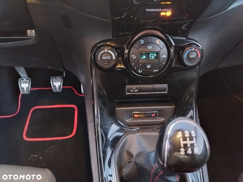 Ford Fiesta 1.0 EcoBoost S&S ST-LINE - 12