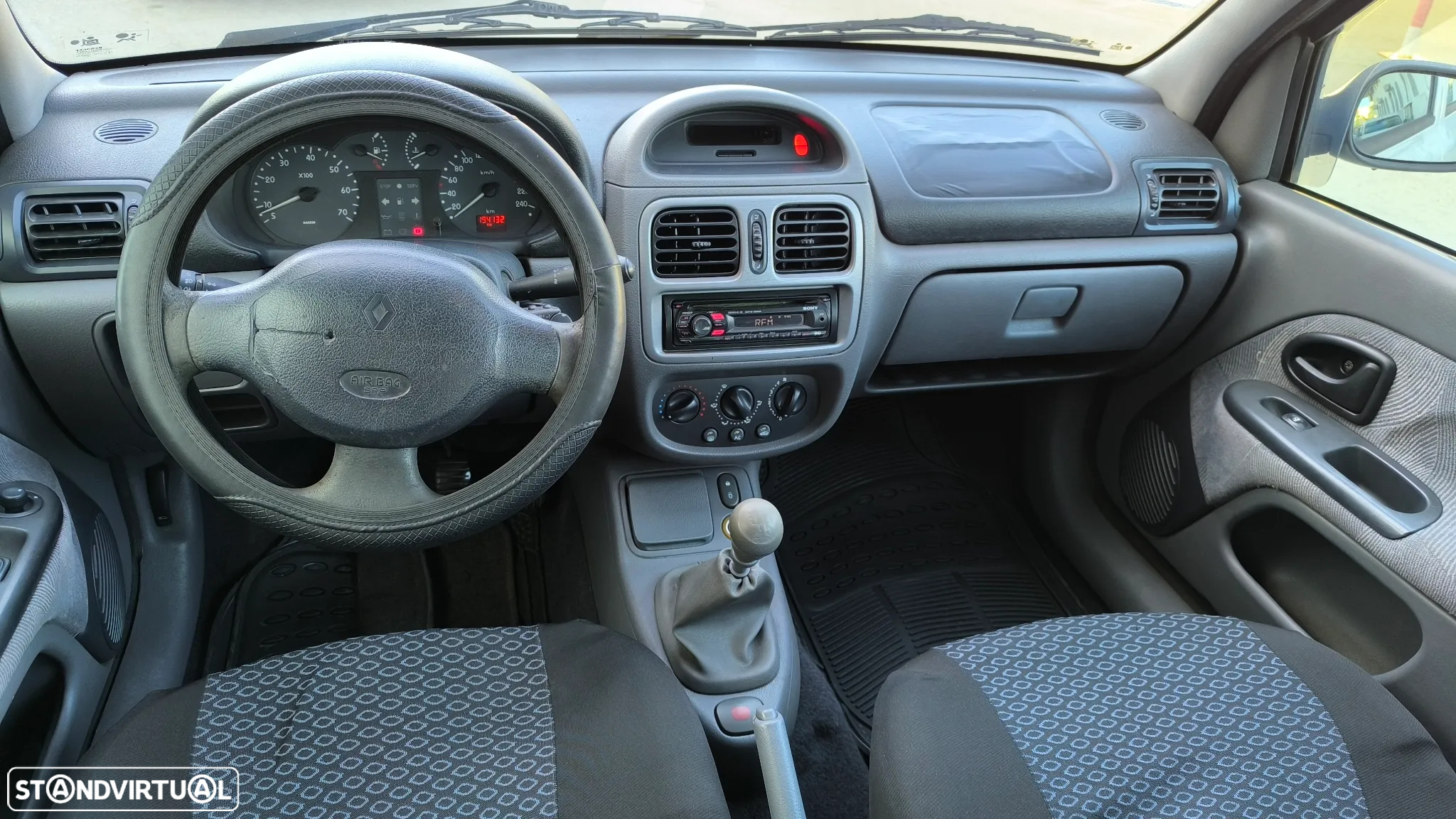 Renault Clio 1.2 RXE - 32
