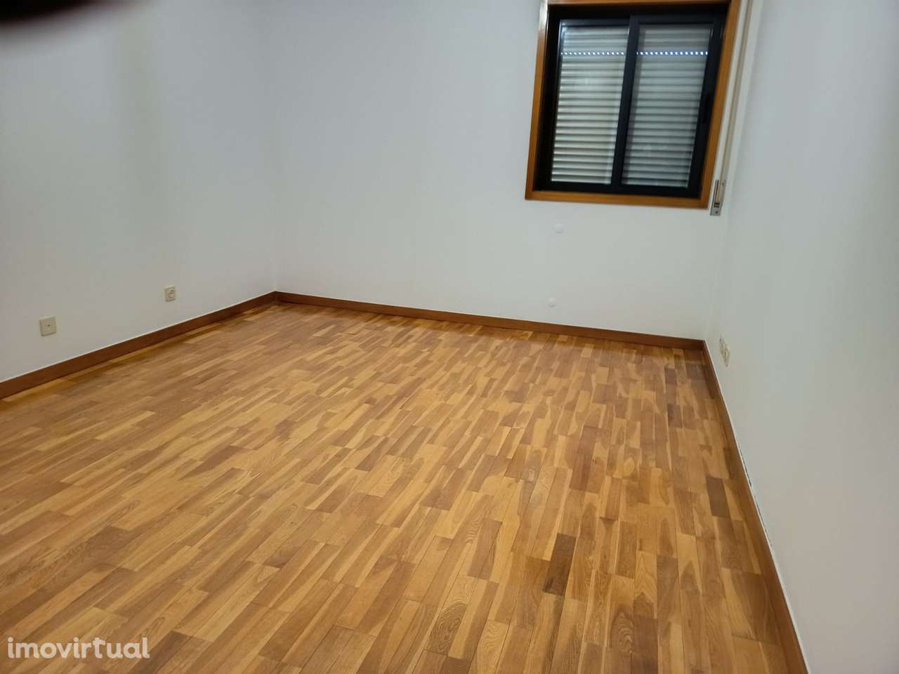 Apartamento T3 com varanda, garagem e jardim - Grande imagem: 5/11