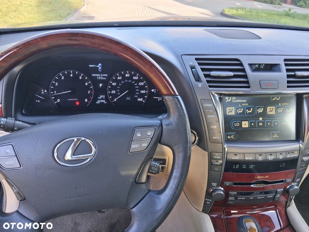 Lexus LS - 11