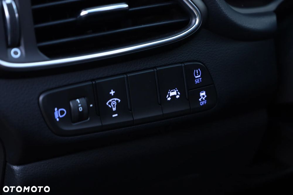 Hyundai i30 1.4 T-GDI DCT Passion Plus - 17