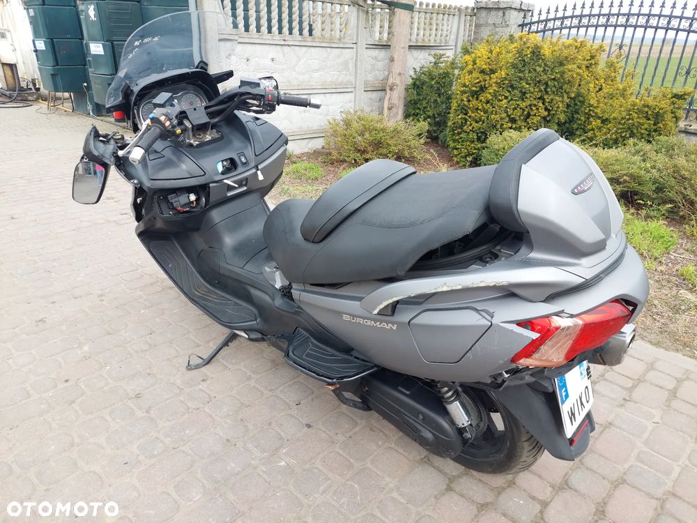 Suzuki Burgman - 4