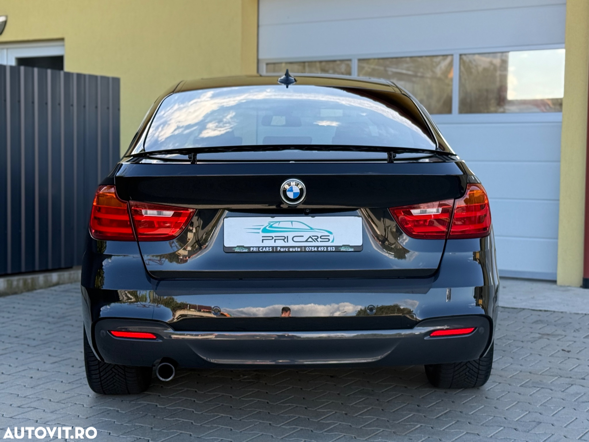 BMW Seria 3 320d GT Aut. - 35