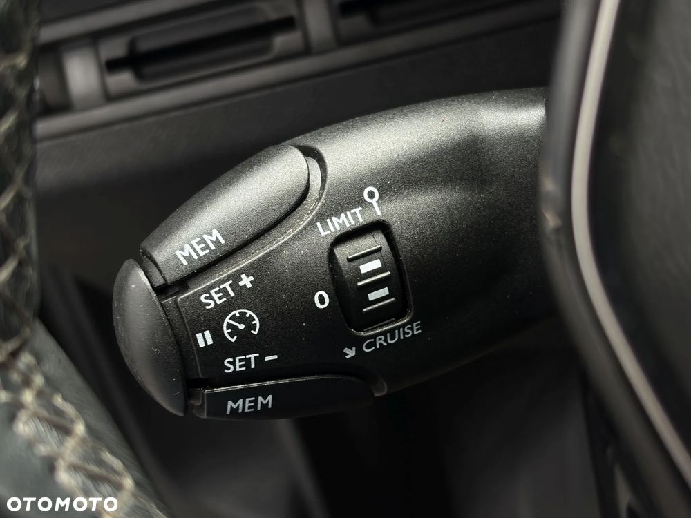 Peugeot 3008 BlueHDi 120 Stop & Start Allure - 25