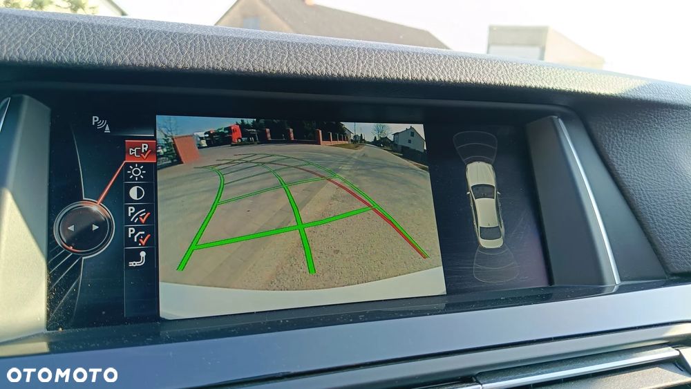 BMW Seria 5 530d xDrive Modern Line - 32